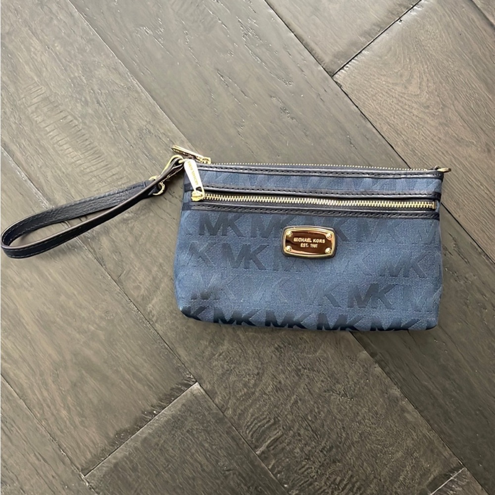 Michael Kors wristlet